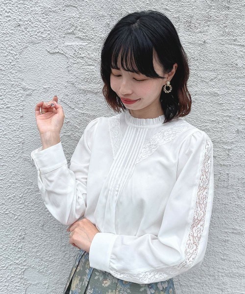 an another angelus（アンアナザーアンジェラス）の「フロントピンタックレース使いブラウス/fint フィント（シャツ/ブラウス・レディース・オフホワイト/モーブ系・FREE）」の7枚目の写真