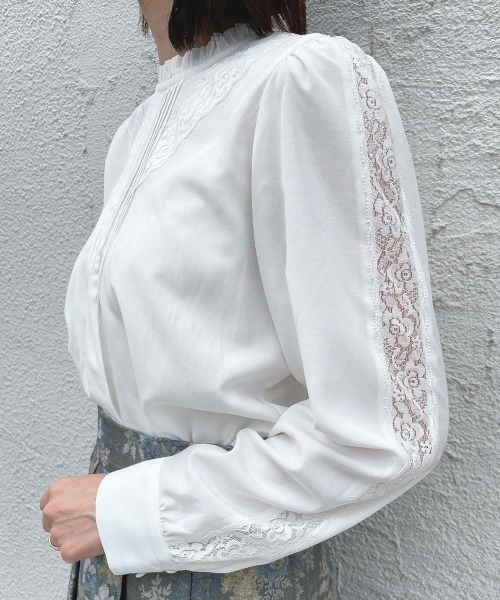 an another angelus（アンアナザーアンジェラス）の「フロントピンタックレース使いブラウス/fint フィント（シャツ/ブラウス・レディース・オフホワイト/モーブ系・FREE）」の3枚目の写真