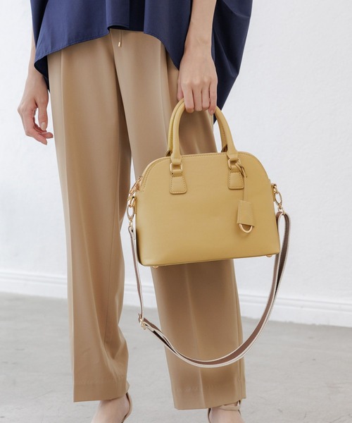 Elura(エルーラ)の「リュクスラインテープバッグ/579686(ハンドバッグ・レディース・ベージュ/ブラック/ダークブラウン/キャメル・ONE SIZE)」の8枚目の写真