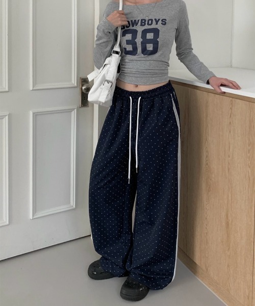 anyonemore（エニワンモア）の「レースラインドット柄ワイドトラックパンツ（その他パンツ・レディース・ブラック/ネイビー/アイボリー・FREE）」の19枚目の写真