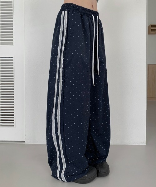 anyonemore（エニワンモア）の「レースラインドット柄ワイドトラックパンツ（その他パンツ・レディース・ブラック/ネイビー/アイボリー・FREE）」の17枚目の写真