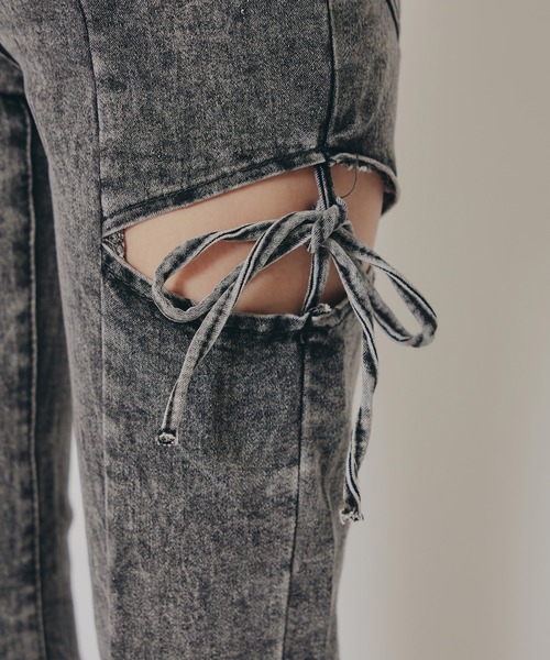 REDYAZEL（レディアゼル）の「カットアウトリボンストレッチデニム（デニムパンツ・レディース・ブルー/ライトグレー・SMALL/MEDIUM）」の16枚目の写真