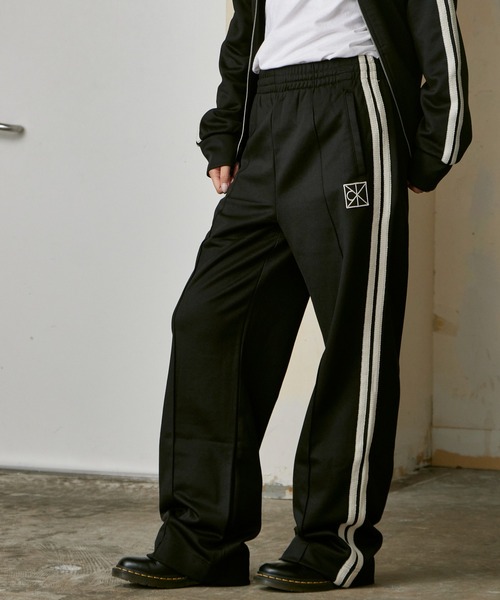 Calvin Klein（カルバン・クライン）の「Calvin Klein/カルバンクライン DBL KNIT STRIPE TRACKパンツ トラックパンツ（その他パンツ・メンズ・ブラック・S/XS/M）」の2枚目の写真