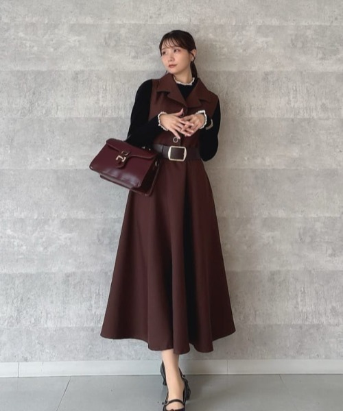 an another angelus(アンアナザーアンジェラス)の「ベルト付きウールライク開衿ジレワンピース(ワンピース・レディース・ブラウン/グレー・FREE)」の3枚目の写真