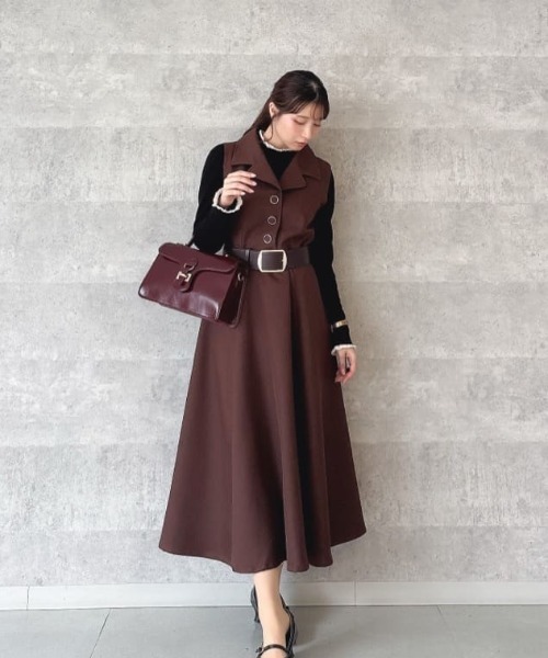 an another angelus(アンアナザーアンジェラス)の「ベルト付きウールライク開衿ジレワンピース(ワンピース・レディース・ブラウン/グレー・FREE)」の6枚目の写真
