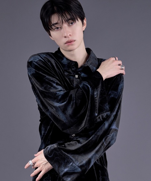 Ellno Loset(エルノロゼット)の「ニュアンスガラベロアシルバーボタンチャイナシャツ(シャツ/ブラウス・メンズ・ブラック×ブルー/ブラック系その他・SMALL/MEDIUM/LARGE)」の5枚目の写真