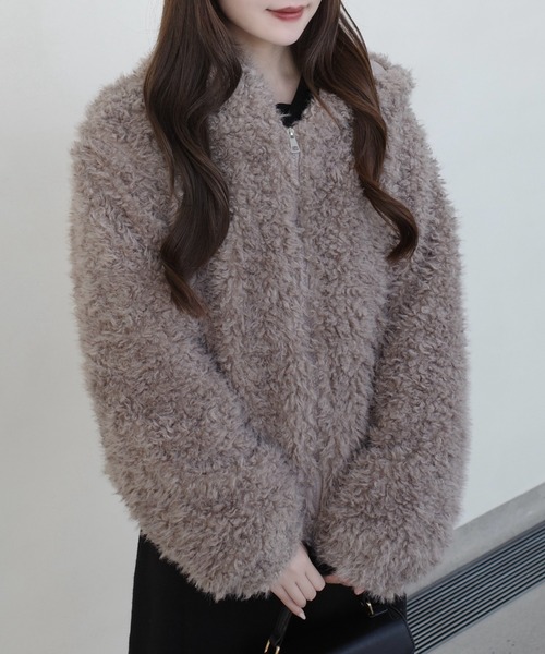 Ada.(エイダ)の「もこもこ ボア フーディ ブルゾン(その他アウター・レディース・ブラック/アイボリー/ブラウン/グレー・FREE)」の3枚目の写真