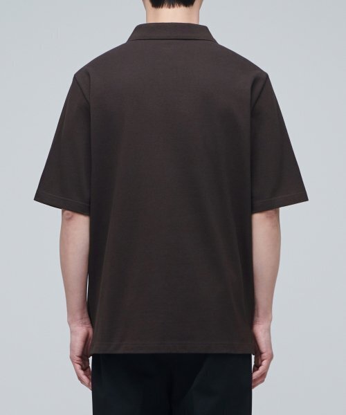 MUSINSA STANDARD（ムシンサスタンダード）の「スリットネックピケタートルネックシャツ[ダークブラウン]（ポロシャツ・メンズ・その他・SMALL/MEDIUM/LARGE/X-LARGE/XX-LARGE）」の3枚目の写真