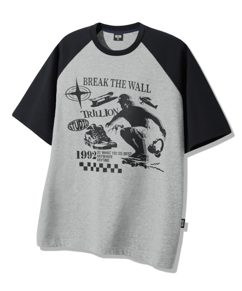TRILLION(トリリオン)の「スケートボードピグメントグラフィックレグラン半袖_ブラック(Tシャツ/カットソー・レディース・その他・LARGE/X-LARGE/MEDIUM)」の1枚目の写真