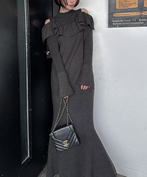 WILLFULLY(ウィルフリー)の「shoulder slit frill mermaid knit OP(ワンピース・レディース・タン/ブラック・L/FREE)」の14枚目の写真