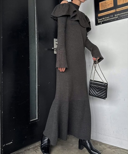 WILLFULLY(ウィルフリー)の「shoulder slit frill mermaid knit OP(ワンピース・レディース・タン/ブラック・L/FREE)」の16枚目の写真