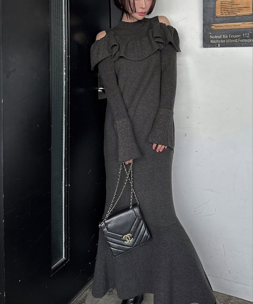 WILLFULLY(ウィルフリー)の「shoulder slit frill mermaid knit OP(ワンピース・レディース・タン/ブラック・L/FREE)」の15枚目の写真