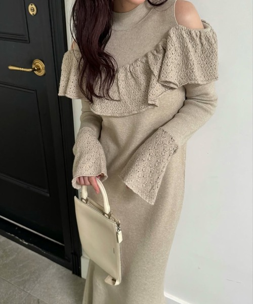 WILLFULLY(ウィルフリー)の「shoulder slit frill mermaid knit OP(ワンピース・レディース・タン/ブラック・L/FREE)」の3枚目の写真