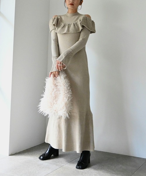 WILLFULLY(ウィルフリー)の「shoulder slit frill mermaid knit OP(ワンピース・レディース・タン/ブラック・L/FREE)」の4枚目の写真