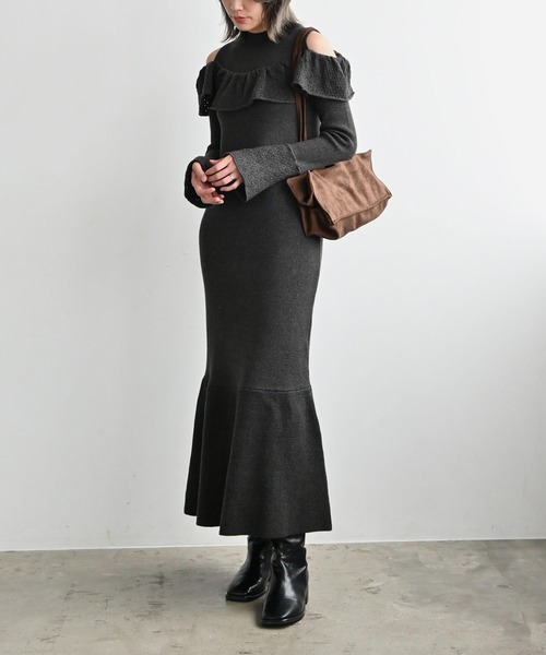 WILLFULLY(ウィルフリー)の「shoulder slit frill mermaid knit OP(ワンピース・レディース・タン/ブラック・L/FREE)」の9枚目の写真