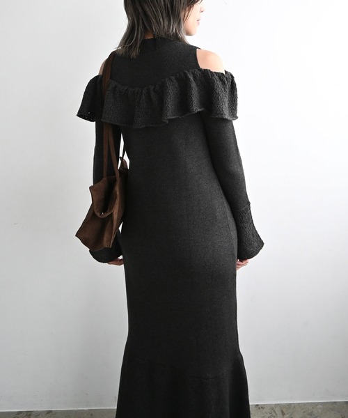 WILLFULLY(ウィルフリー)の「shoulder slit frill mermaid knit OP(ワンピース・レディース・タン/ブラック・L/FREE)」の12枚目の写真