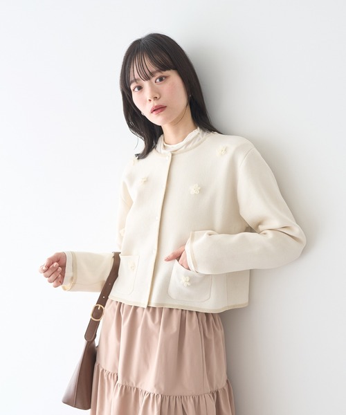 earth music&ecology(アースミュージックアンドエコロジー)の「フラワーモチーフニットカーディガン(ニット/セーター・レディース・アイボリー/ブラック・FREE)」の10枚目の写真