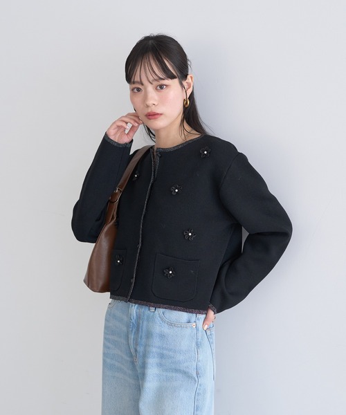 earth music&ecology(アースミュージックアンドエコロジー)の「フラワーモチーフニットカーディガン(ニット/セーター・レディース・アイボリー/ブラック・FREE)」の4枚目の写真