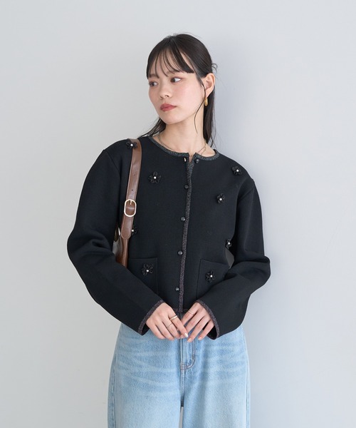 earth music&ecology(アースミュージックアンドエコロジー)の「フラワーモチーフニットカーディガン(ニット/セーター・レディース・アイボリー/ブラック・FREE)」の5枚目の写真