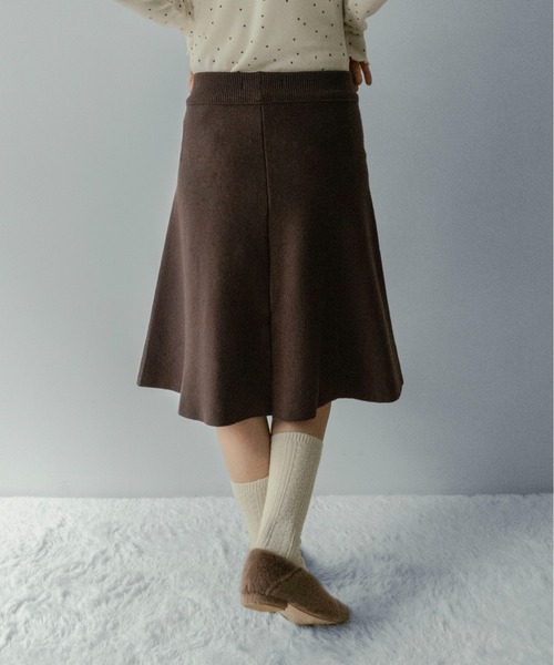 on:nue（オンニュ）の「【on:nue】[着用動画あり！/3色展開]ニットプリーツミディ丈スカート（スカート・レディース・グレー/ブラック/ブラウン・FREE）」の6枚目の写真