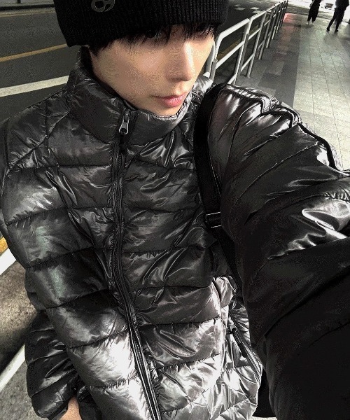 COSYHARU（コシハル）の「軽量ショートパディング（ダウンジャケット/コート・メンズ・シルバー・FREE）」の5枚目の写真