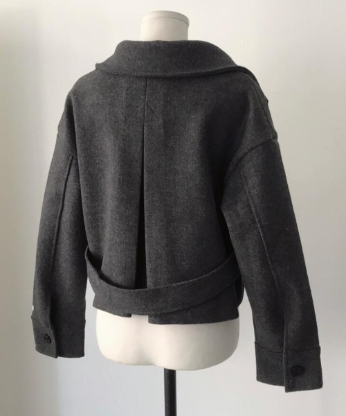 semplice（センプリチェ）の「ダブルブレスクルーネックショートコート（その他アウター・レディース・ブラウン/グレー・F）」の12枚目の写真