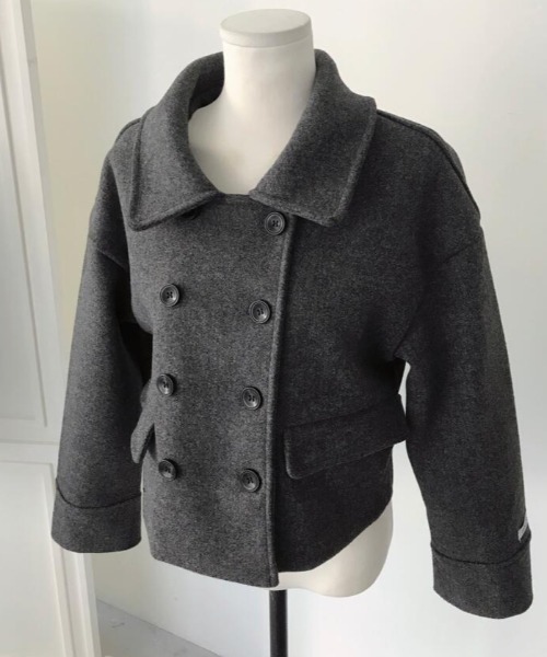 semplice（センプリチェ）の「ダブルブレスクルーネックショートコート（その他アウター・レディース・ブラウン/グレー・F）」の11枚目の写真