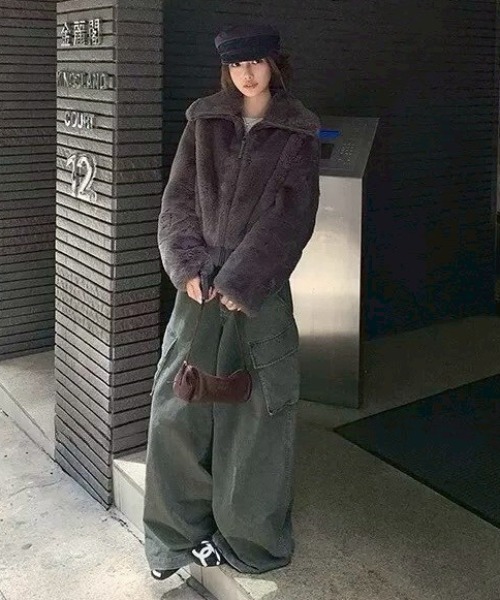 VIBGYOR(ヴィブジョー)の「【LAMPOON】フェイクファーショートブルゾン(ブルゾン・レディース・ブラウン/キャメル/アイボリー・FREE)」の1枚目の写真
