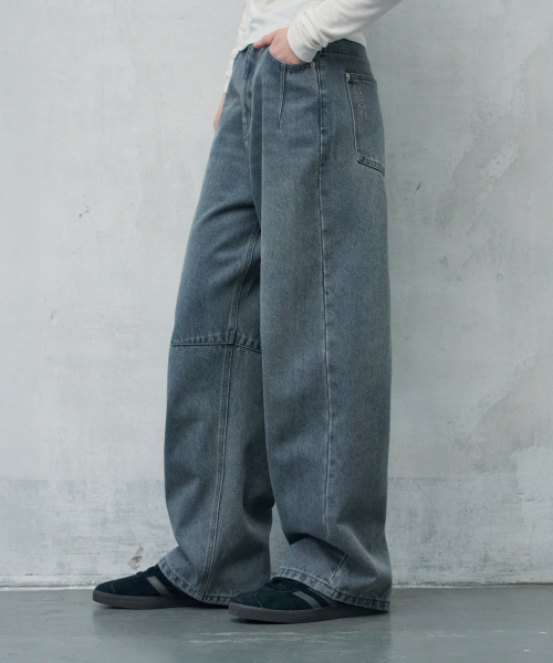 LEATHERY（レザリー）の「バルーンフィットワイドデニムパンツ [ライトブルー]（デニムパンツ・レディース・その他・SMALL/LARGE/MEDIUM）」の3枚目の写真