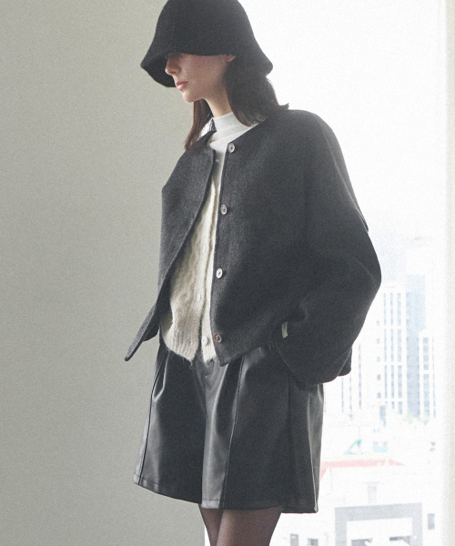 SLOWLOLLI(スローローリ)の「Handcrafted buttoned half coat_3 Colors(トレンチコート・レディース・Beige/グレー/ブラック・FREE)」の5枚目の写真