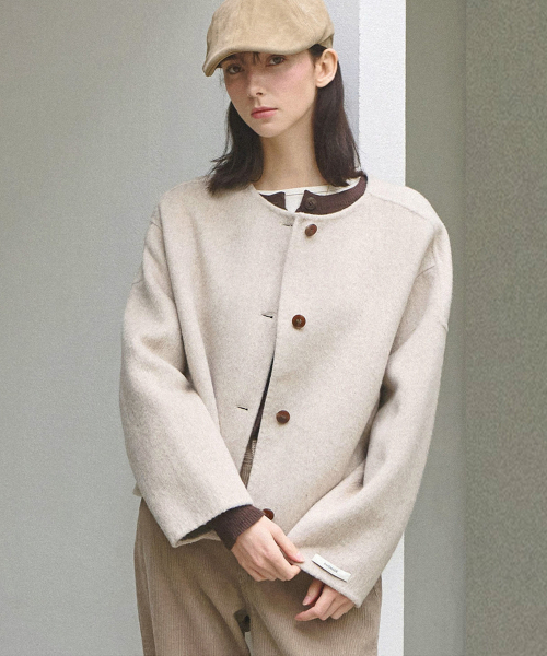 SLOWLOLLI(スローローリ)の「Handcrafted buttoned half coat_3 Colors(トレンチコート・レディース・Beige/グレー/ブラック・FREE)」の6枚目の写真