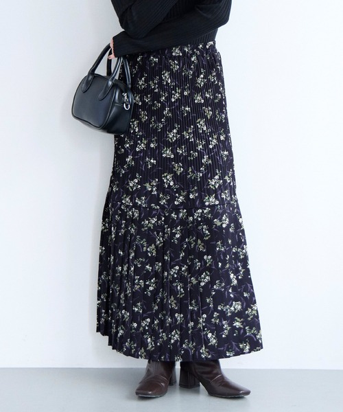 極美品ISSEY MIYAKE ブラックの花柄プリーツスカート　サイズ2 極美品ISSEY MIYAKE ブラックの花柄プリーツスカート サイズ2 極美品