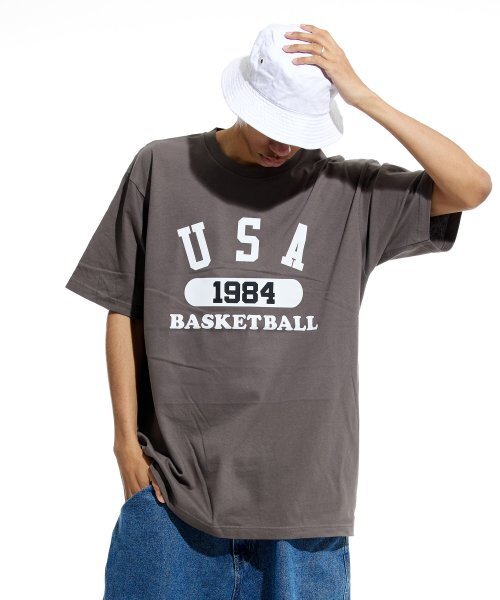 CREAM SODA LAB（クリームソーダラボ）の「ユエスエイバスケットボール 半袖Tシャツ チャコール ホワイト（Tシャツ/カットソー・メンズ・その他・LARGE/MEDIUM/X-LARGE/XX-LARGE）」の5枚目の写真