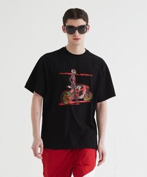 HYII（ハイトゥ）の「[ユニセックス] バイカーガールプリントTシャツ ブラック（Tシャツ/カットソー）」