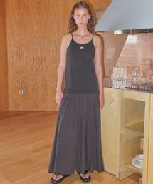 EN OR（エンオール）の「COTTON SHIRRING MAXI DRESS - BLACK（ワンピース）」