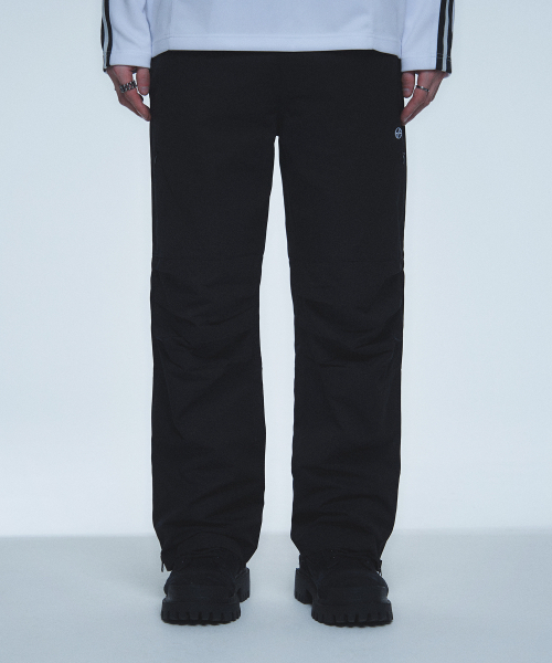 HYUNFIT（ヒョンフィット）の「PINTUCK DETAIL PANTS-[BLACK]（その他パンツ・メンズ・その他・MEDIUM/LARGE/X-LARGE）」の4枚目の写真