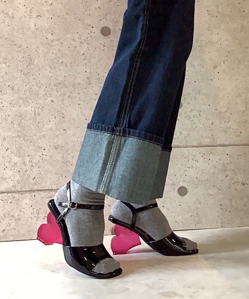 Jeffrey Campbell（ジェフリーキャンベル）の「ハートヒールサンダル（サンダル・レディース・ブラック・36/35/39/38/37）」の10枚目の写真