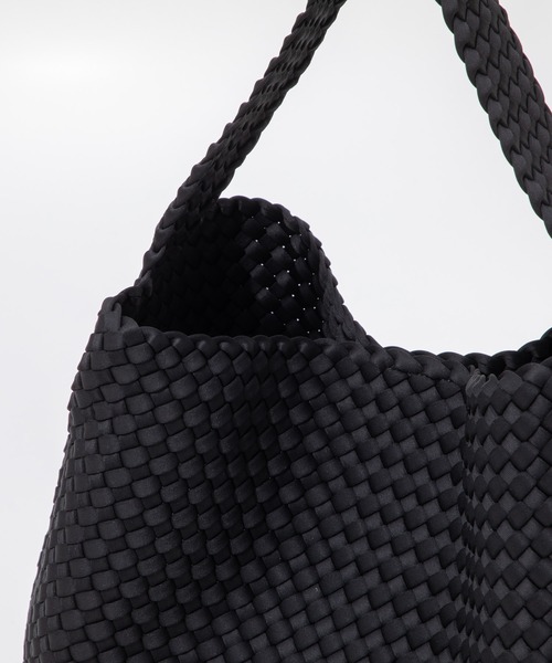 NAGHEDI(ナゲディ)の「NAGHEDI Nomad Large Hobo ナケディ メッシュ ノマド ラージ ホーボー トートバッグ(トートバッグ・レディース・ベージュ/ブラック/クリーム・FREE)」の9枚目の写真