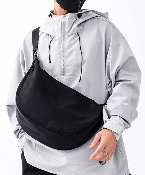 WYZ wear（ダブリューワイジィーウェア）の「【2サイズ展開】2WAYナイロンショルダーバッグ/ユニセックス（ショルダーバッグ・メンズ・ブラック系その他/ブラック・L/M）」の11枚目の写真