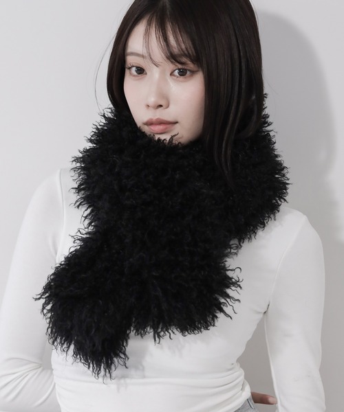 me+em select(ミームセレクト)の「【 2color 】プードルフェイクファーボリュームロングマフラー / poodle fake fur volume long muffler(マフラー・レディース・ホワイト/ブラック・FREE)」の15枚目の写真