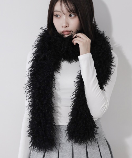 me+em select(ミームセレクト)の「【 2color 】プードルフェイクファーボリュームロングマフラー / poodle fake fur volume long muffler(マフラー・レディース・ホワイト/ブラック・FREE)」の17枚目の写真