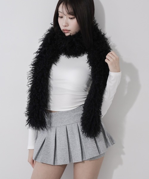 me+em select(ミームセレクト)の「【 2color 】プードルフェイクファーボリュームロングマフラー / poodle fake fur volume long muffler(マフラー・レディース・ホワイト/ブラック・FREE)」の18枚目の写真