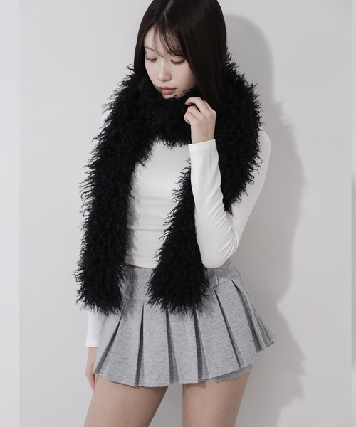 me+em select(ミームセレクト)の「【 2color 】プードルフェイクファーボリュームロングマフラー / poodle fake fur volume long muffler(マフラー・レディース・ホワイト/ブラック・FREE)」の19枚目の写真