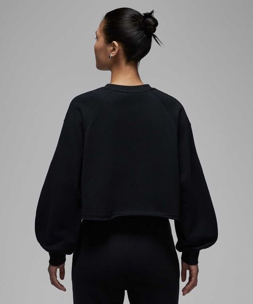 JORDAN BRAND（ジョーダンブランド）の「ジョーダン フライト フリース ウィメンズ モッドクロップ クルーネック スウェットシャツ / Jordan Flight Fleece Women's Mod-Crop Crew-Neck Sweatshirt IF1007-010 Black（スウェット・レディース・ブラック・XL/M/XS/L/S）」の2枚目の写真