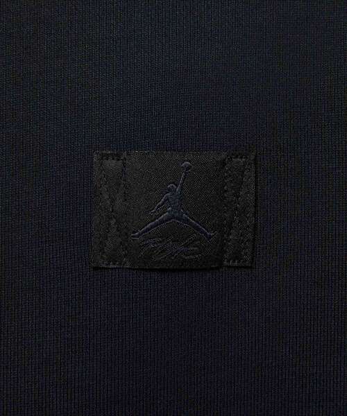 JORDAN BRAND（ジョーダンブランド）の「ジョーダン フライト フリース ウィメンズ モッドクロップ クルーネック スウェットシャツ / Jordan Flight Fleece Women's Mod-Crop Crew-Neck Sweatshirt IF1007-010 Black（スウェット・レディース・ブラック・XL/M/XS/L/S）」の4枚目の写真