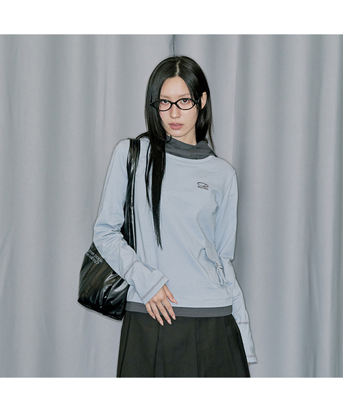 ODD STUDIO(オッドスタジオ)の「アウトポケットヘンリーネックフードロングスリーブ - グレー ブルー(Tシャツ/カットソー・レディース・ライトブルー・ONE)」の1枚目の写真
