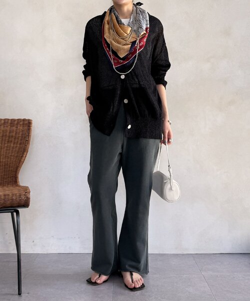 DouDou（ドゥドゥ）の「ピグメント加工裏毛フレアパンツ（その他パンツ・レディース・ブラック/アイボリー・TM/FREE）」の21枚目の写真