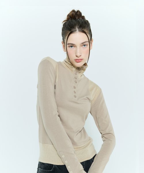 LARTIGENT(ラーティゼン)の「L6 BUTTON T-SHIRT(BEIGE)(その他トップス・レディース・その他・FREE)」の2枚目の写真