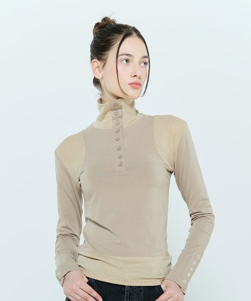 LARTIGENT(ラーティゼン)の「L6 BUTTON T-SHIRT(BEIGE)(その他トップス・レディース・その他・FREE)」の3枚目の写真