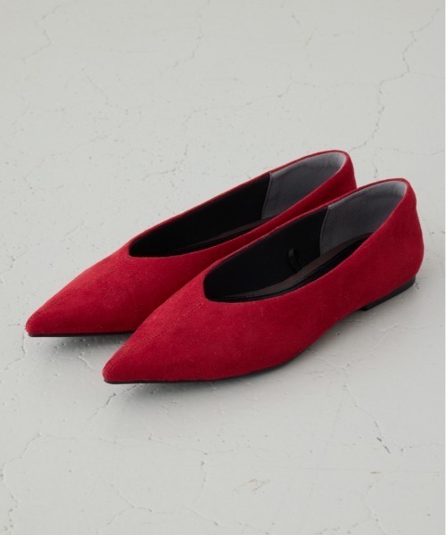 AZUL by moussy（アズールバイマウジー）の「ソフトインソールローヒールパンプス（パンプス・レディース・グレイッシュベージュ/ブラック/レッド・LARGE/MEDIUM/SMALL）」の3枚目の写真